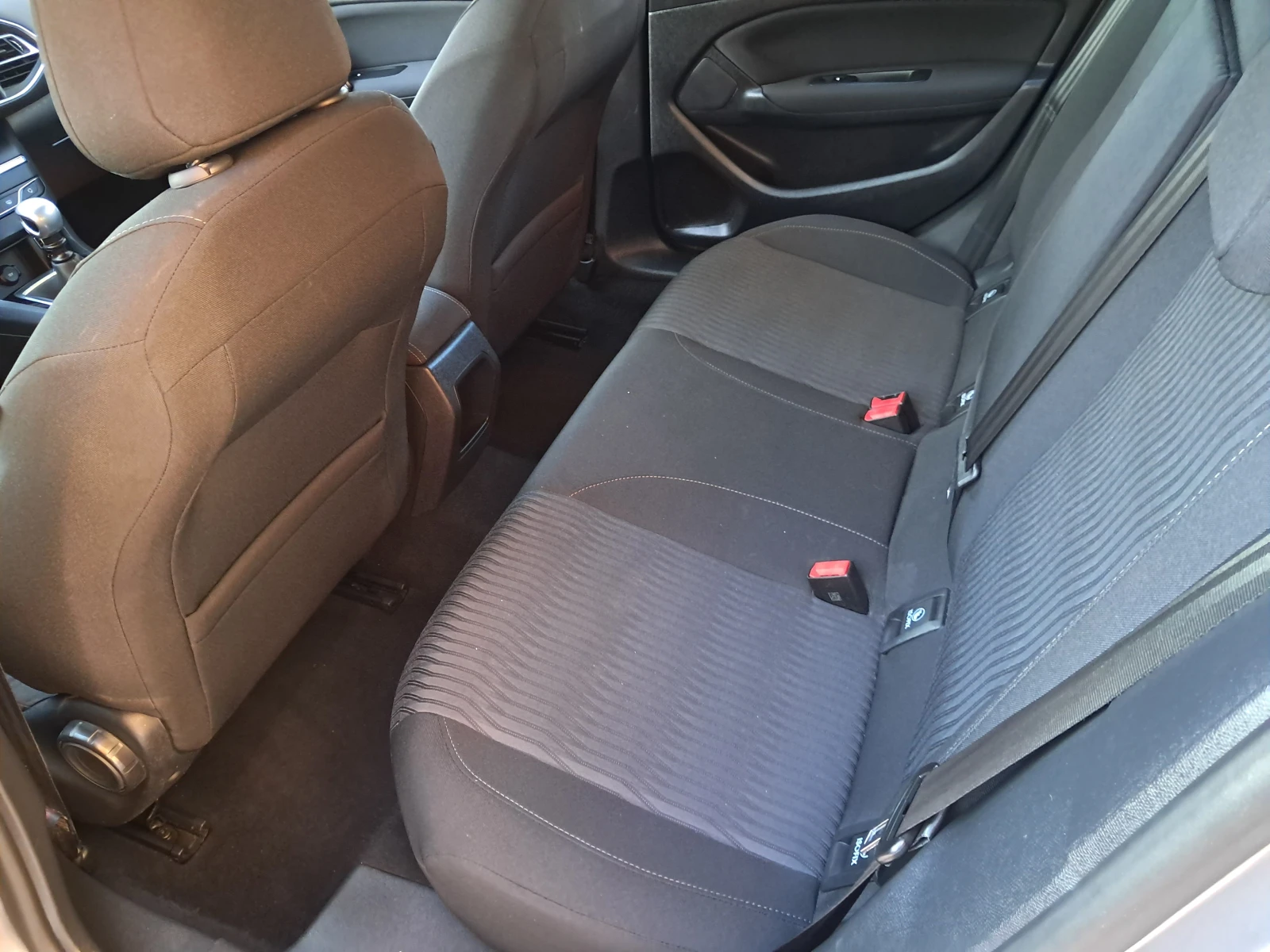Peugeot 308 1.6 HDI-147000 км., снимка 8 - Автомобили и джипове - 56043656