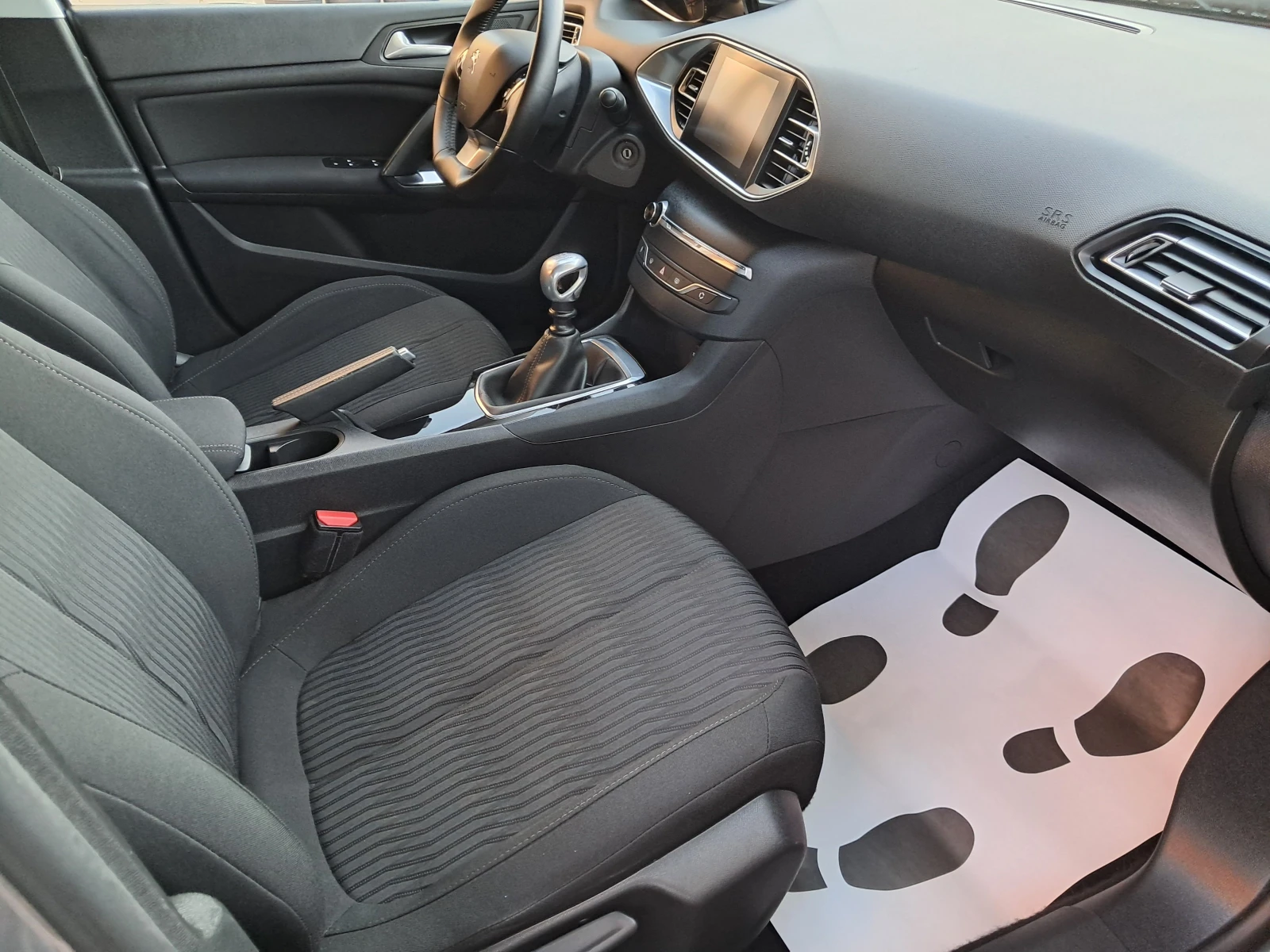 Peugeot 308 1.6 HDI-147000 км., снимка 7 - Автомобили и джипове - 56043656