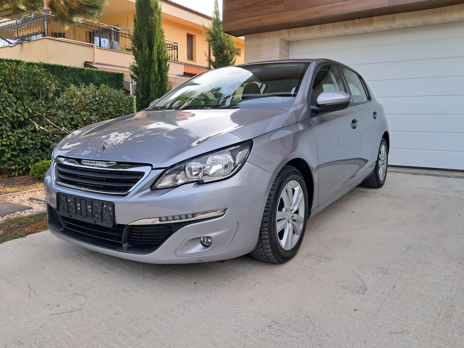 Peugeot 308 1.6 HDI-147000 км.