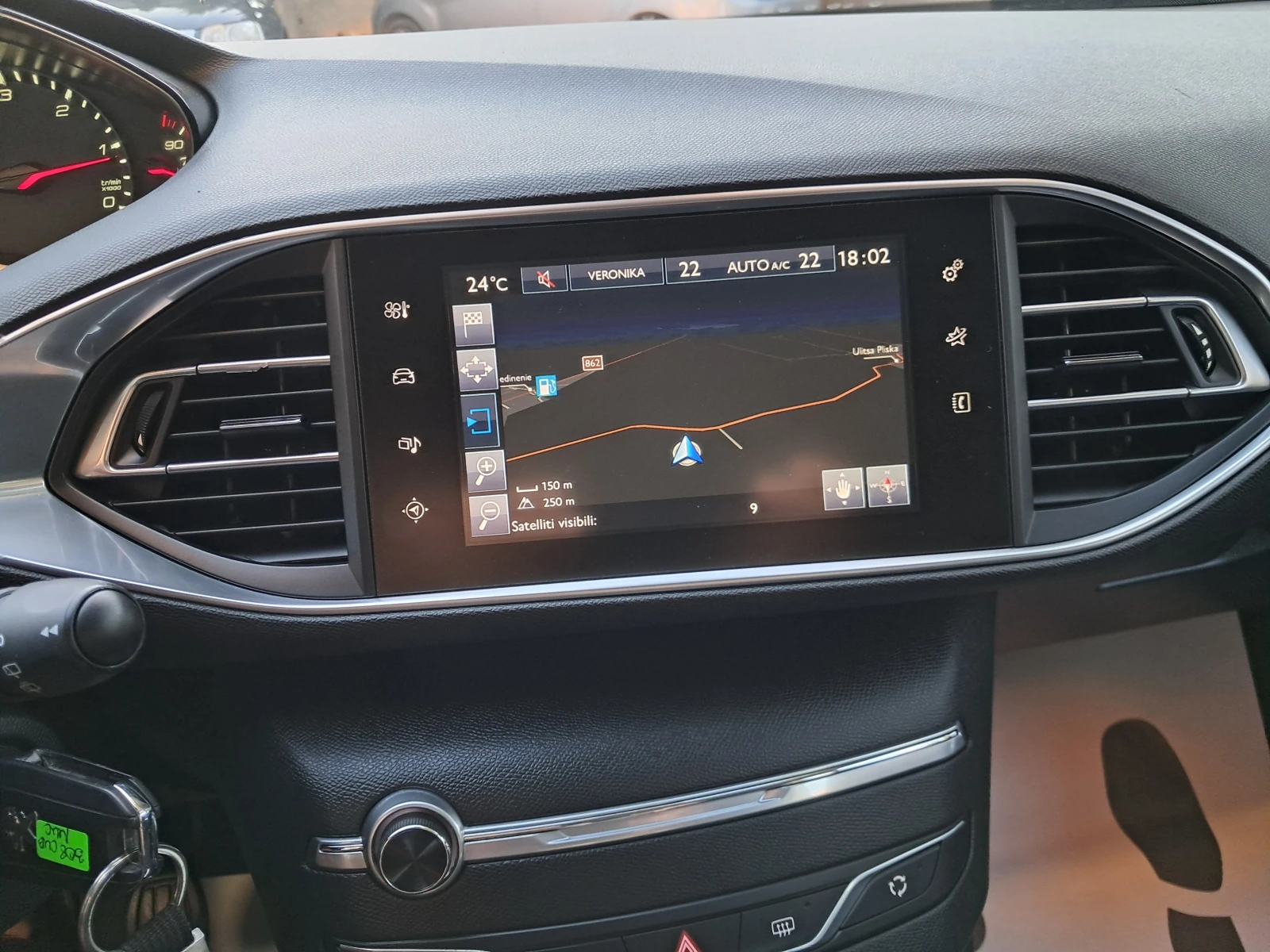 Peugeot 308 1.6 HDI-147000 км., снимка 12 - Автомобили и джипове - 56043656