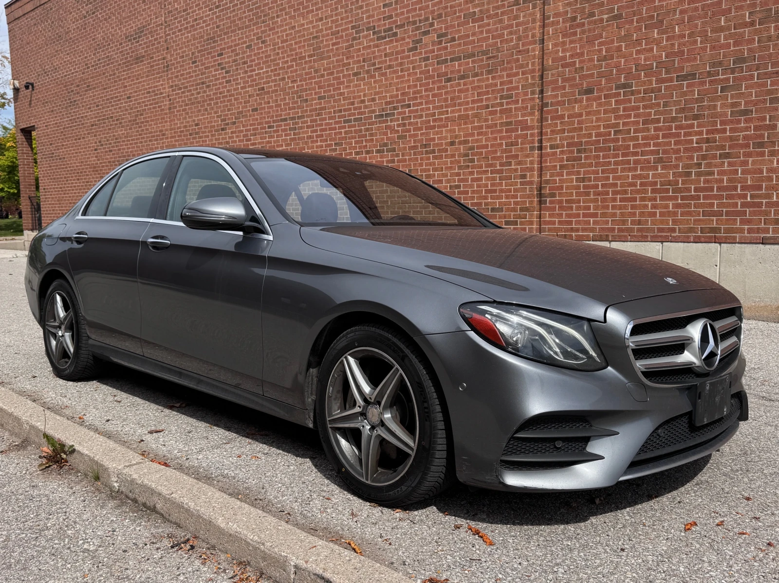 Mercedes-Benz E 300 * CARFAX * ЦЕНА ДО БГ
