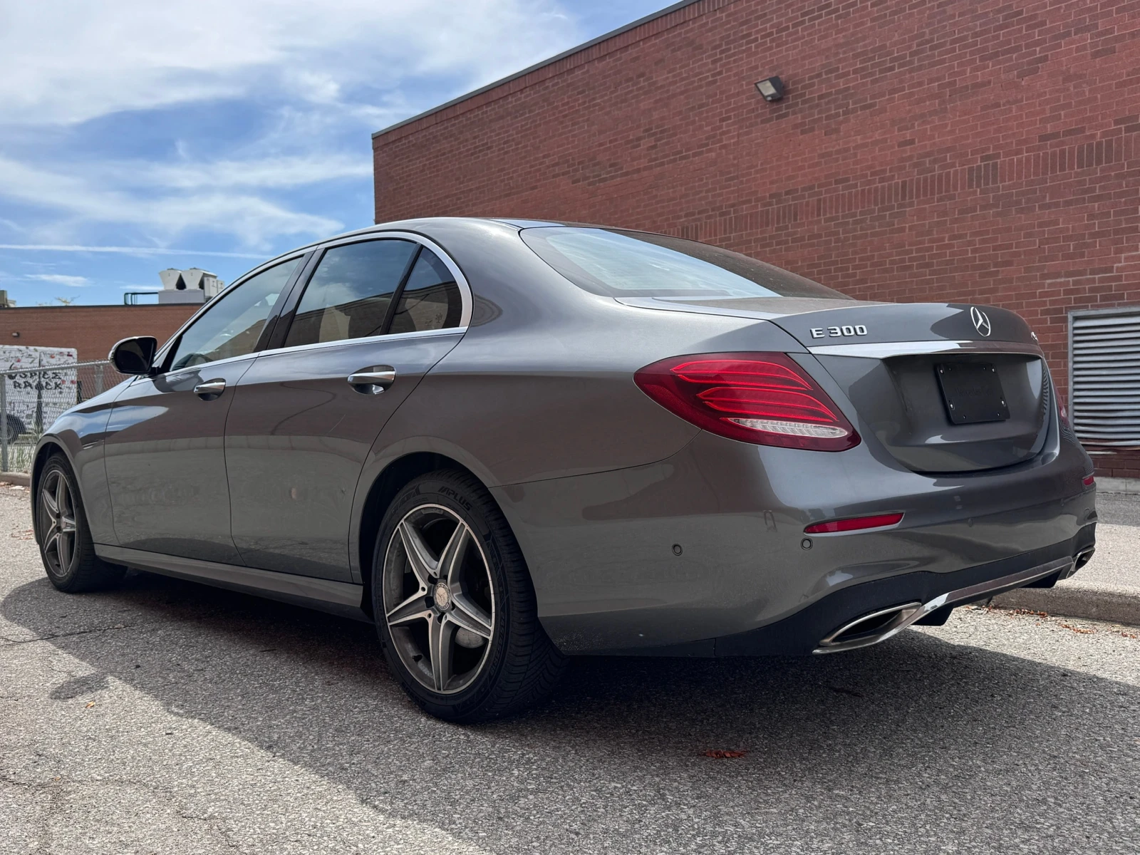 Mercedes-Benz E 300 * CARFAX * ЦЕНА ДО БГ, снимка 6 - Автомобили и джипове - 56118903