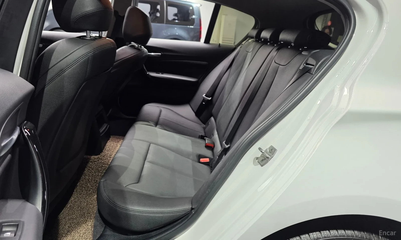 BMW 118 118d Sport 5Door, снимка 11 - Автомобили и джипове - 56231569