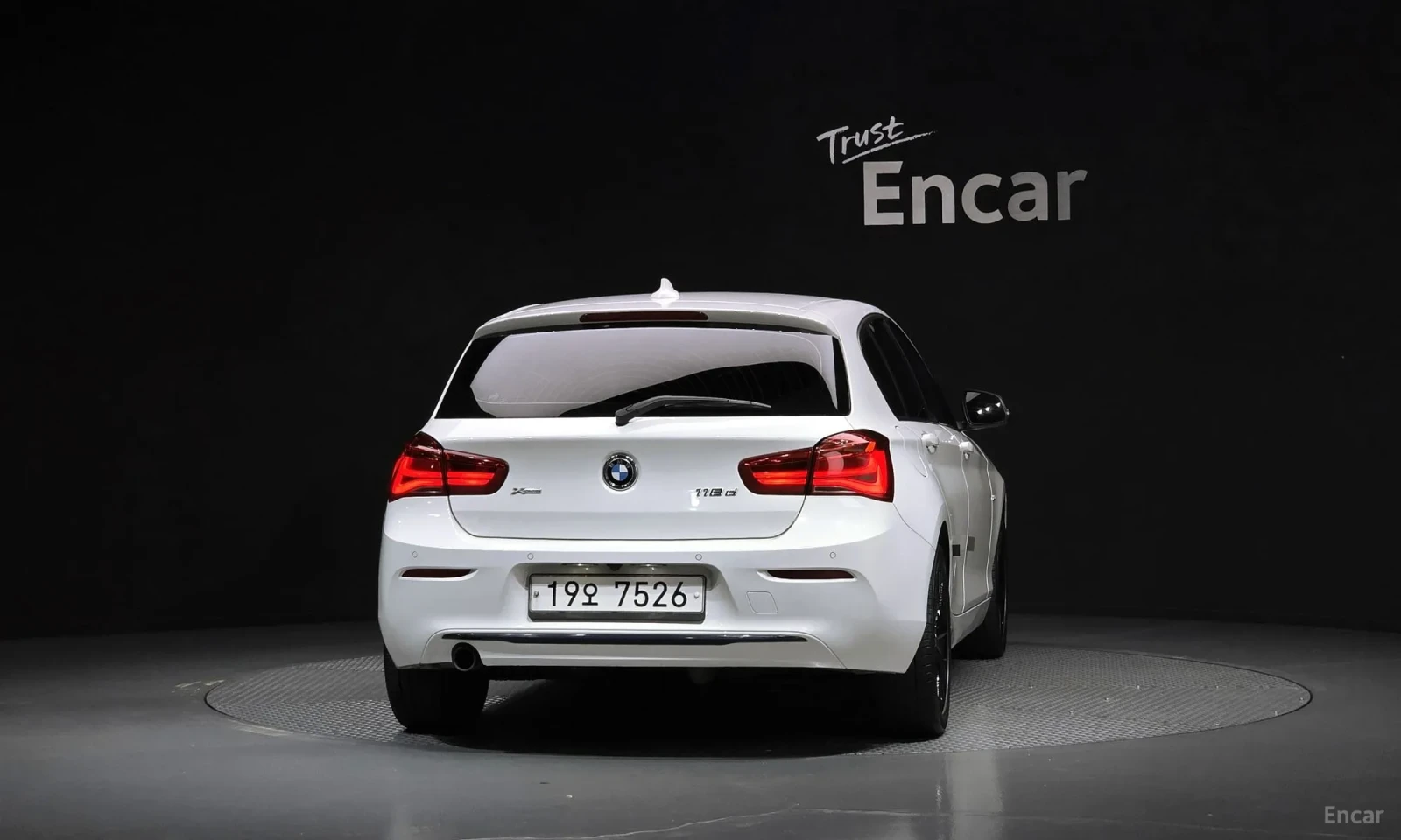 BMW 118 118d Sport 5Door, снимка 4 - Автомобили и джипове - 56231569