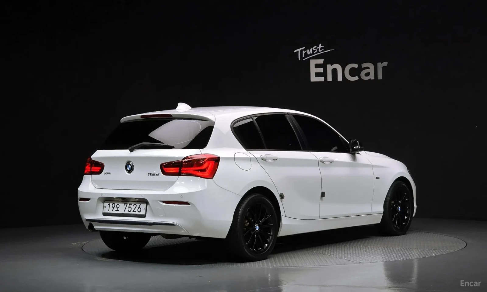 BMW 118 118d Sport 5Door, снимка 2 - Автомобили и джипове - 56231569
