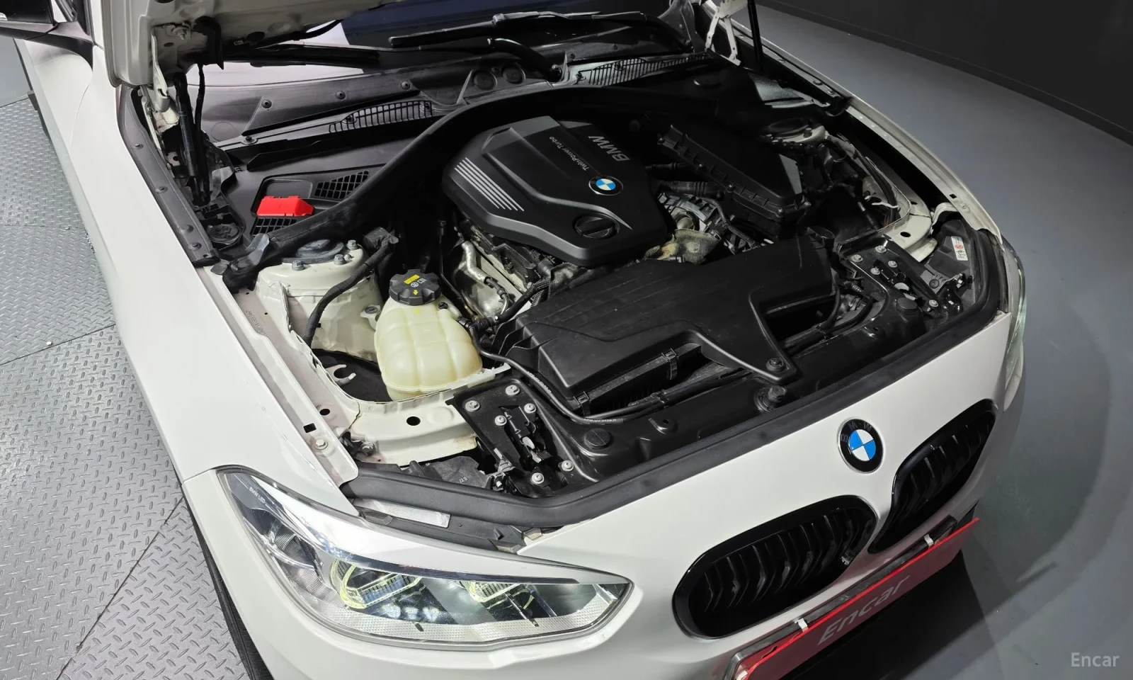BMW 118 118d Sport 5Door, снимка 6 - Автомобили и джипове - 56231569