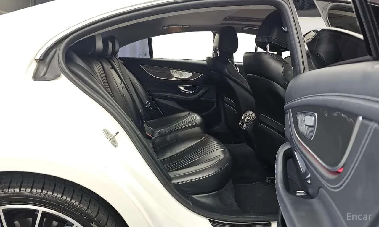 Mercedes-Benz CLS 400d 4MATIC AMG Line * ФИНАНСИРАНЕ, снимка 12 - Автомобили и джипове - 56259277