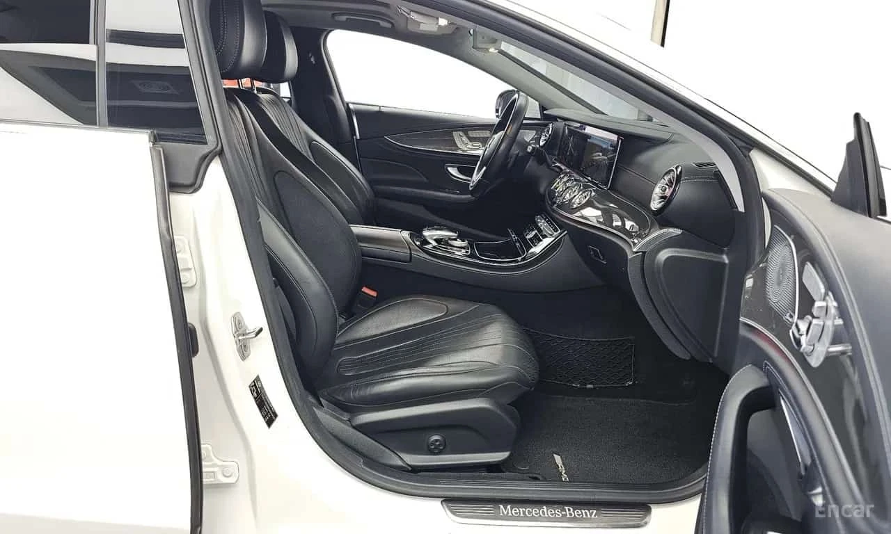 Mercedes-Benz CLS 400d 4MATIC AMG Line * ФИНАНСИРАНЕ, снимка 11 - Автомобили и джипове - 56259277