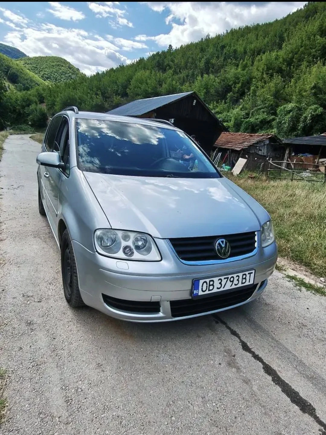 VW Touran 2.0, снимка 4 - Автомобили и джипове - 56718016