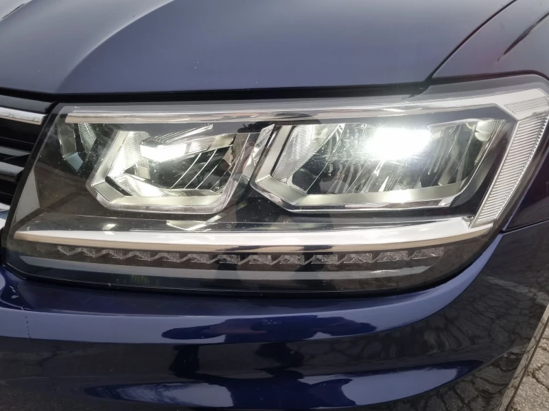 VW Tiguan 2.0TDI 4Motion Full LED Distr Assist, снимка 16 - Автомобили и джипове - 47943315