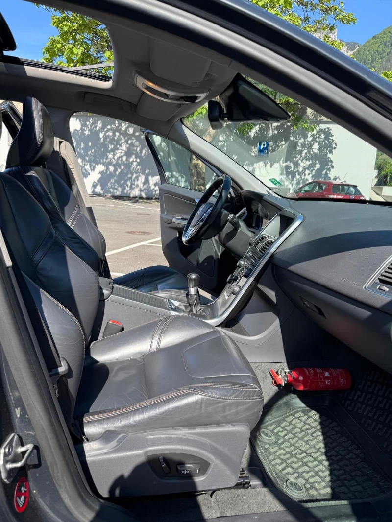 Volvo XC60, снимка 6 - Автомобили и джипове - 51702794