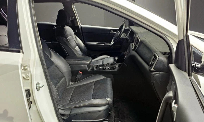 Kia Sportage Diesel 2WD Noblesse  * НАЙ-ДОБРА ЦЕНА В БЪЛГАРИЯ* , снимка 11 - Автомобили и джипове - 52034922