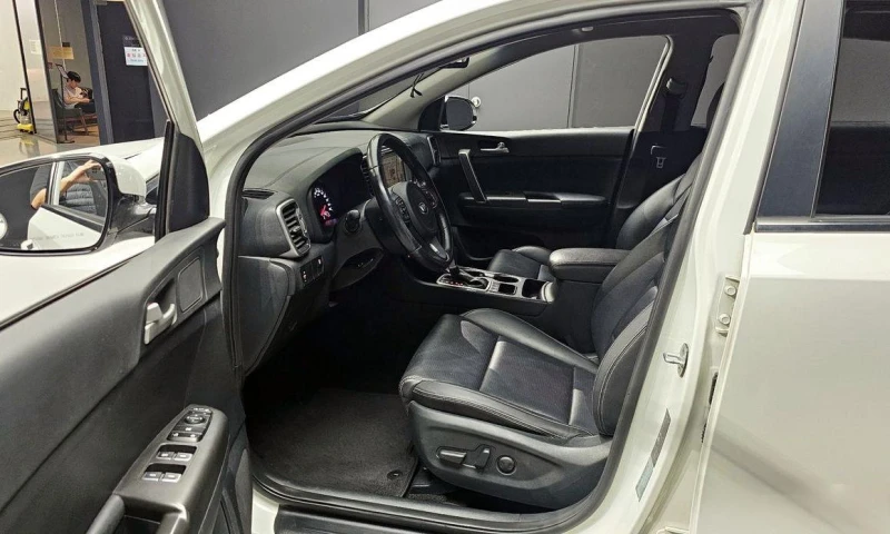 Kia Sportage Diesel 2WD Noblesse  * НАЙ-ДОБРА ЦЕНА В БЪЛГАРИЯ* , снимка 10 - Автомобили и джипове - 52034922