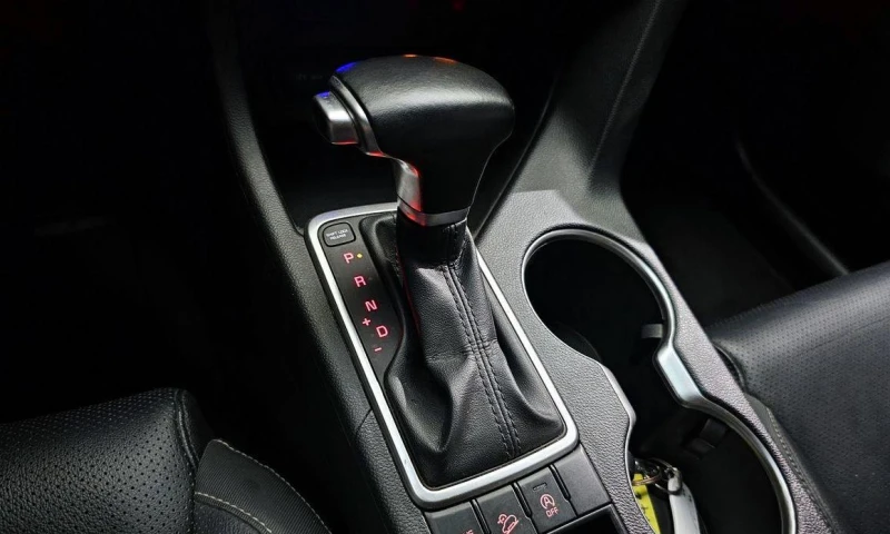 Kia Sportage Diesel 2WD Noblesse  * НАЙ-ДОБРА ЦЕНА В БЪЛГАРИЯ* , снимка 9 - Автомобили и джипове - 52034922