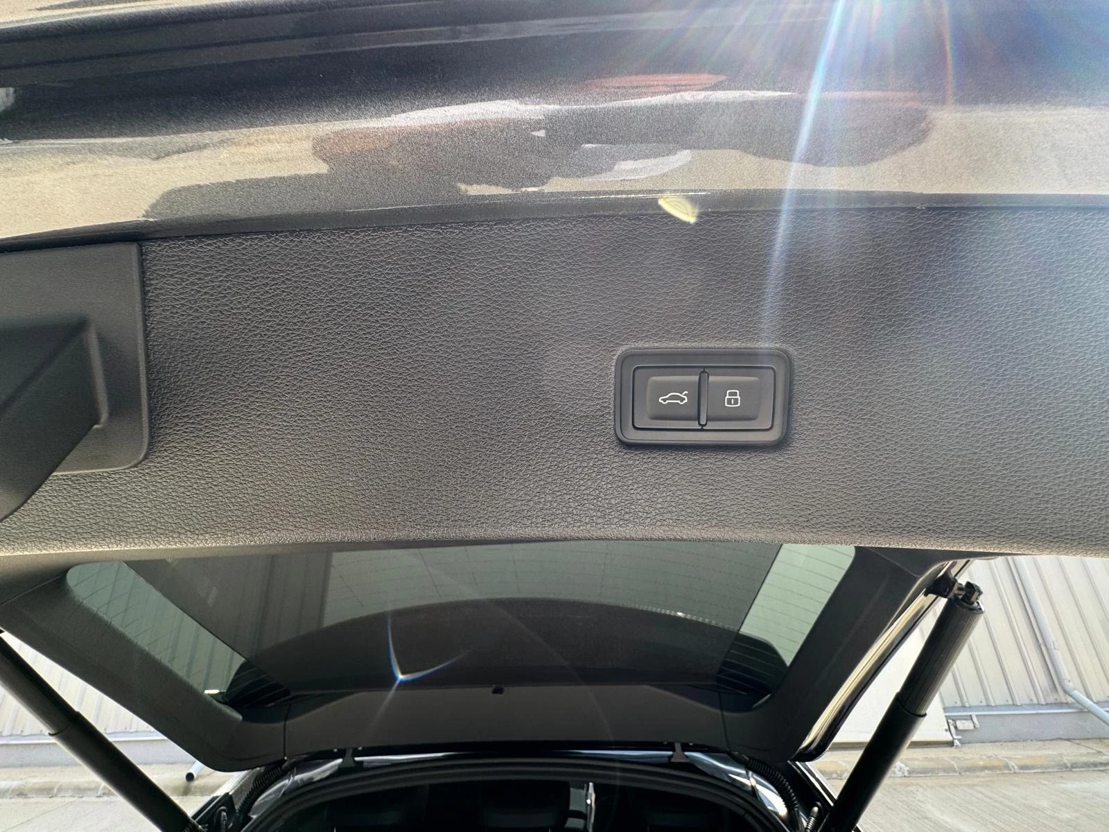 Audi SQ8, снимка 17 - Автомобили и джипове - 53821263