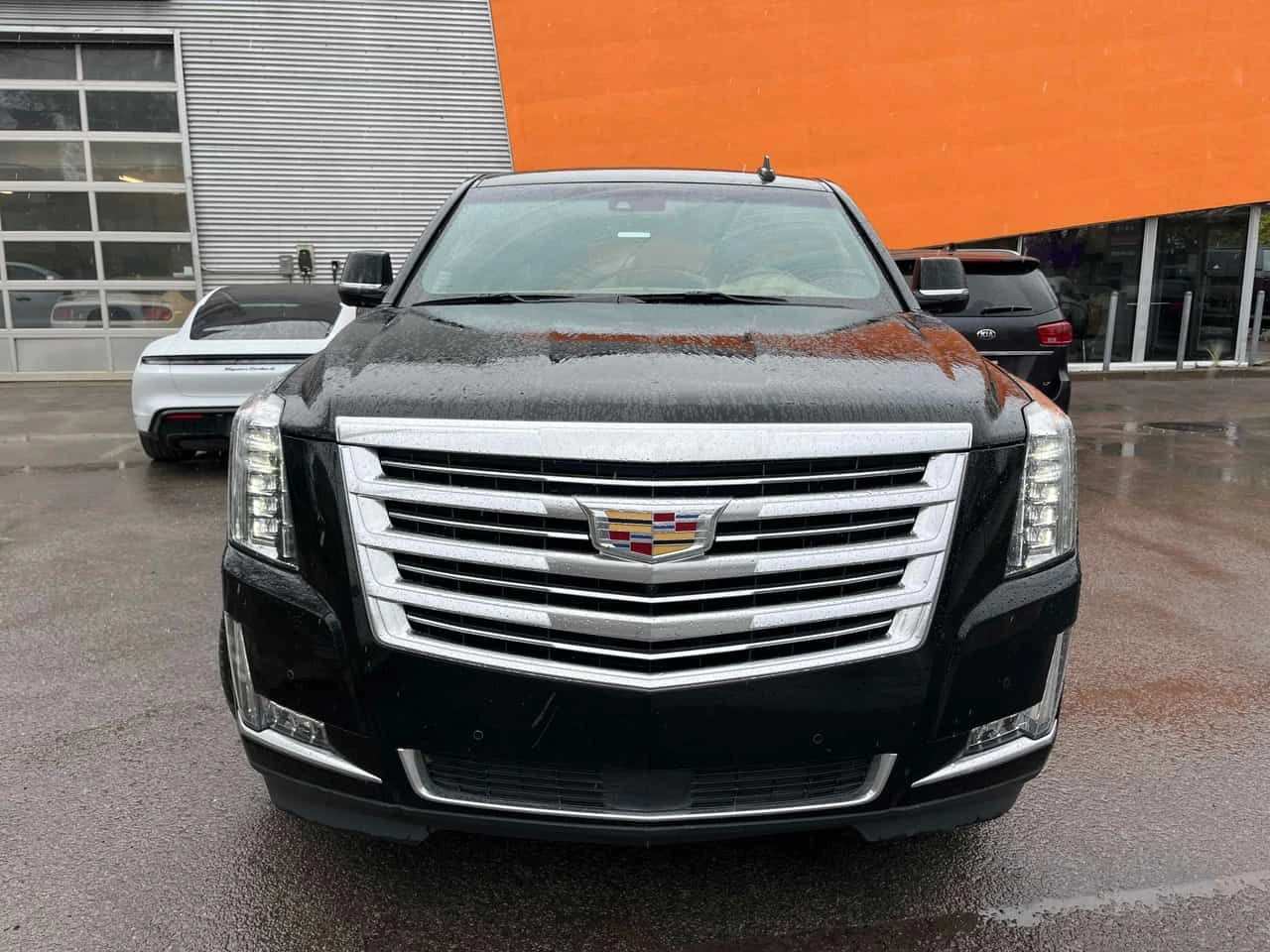 Cadillac Escalade Platinum| DISTRONIC| ПОДГРЕВИ| ОБДУХВАНЕ| ШИБИДАХ|, снимка 2 - Автомобили и джипове - 54545868