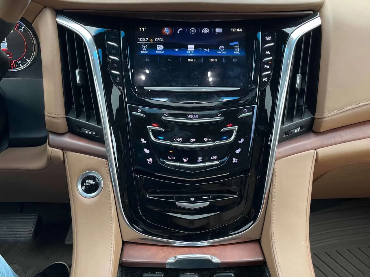 Cadillac Escalade Platinum| DISTRONIC| ПОДГРЕВИ| ОБДУХВАНЕ| ШИБИДАХ|, снимка 11 - Автомобили и джипове - 54545868