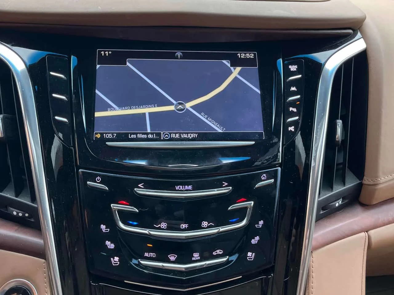 Cadillac Escalade Platinum| DISTRONIC| ПОДГРЕВИ| ОБДУХВАНЕ| ШИБИДАХ|, снимка 14 - Автомобили и джипове - 54545868
