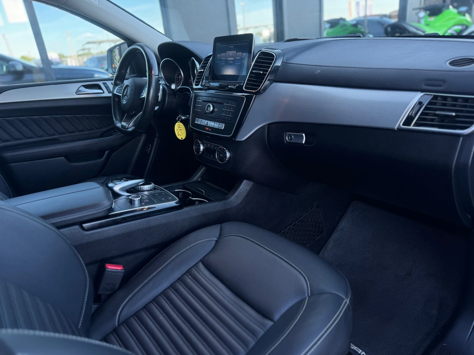 Mercedes-Benz GLE 350 AMG COUPE, снимка 13 - Автомобили и джипове - 54700158