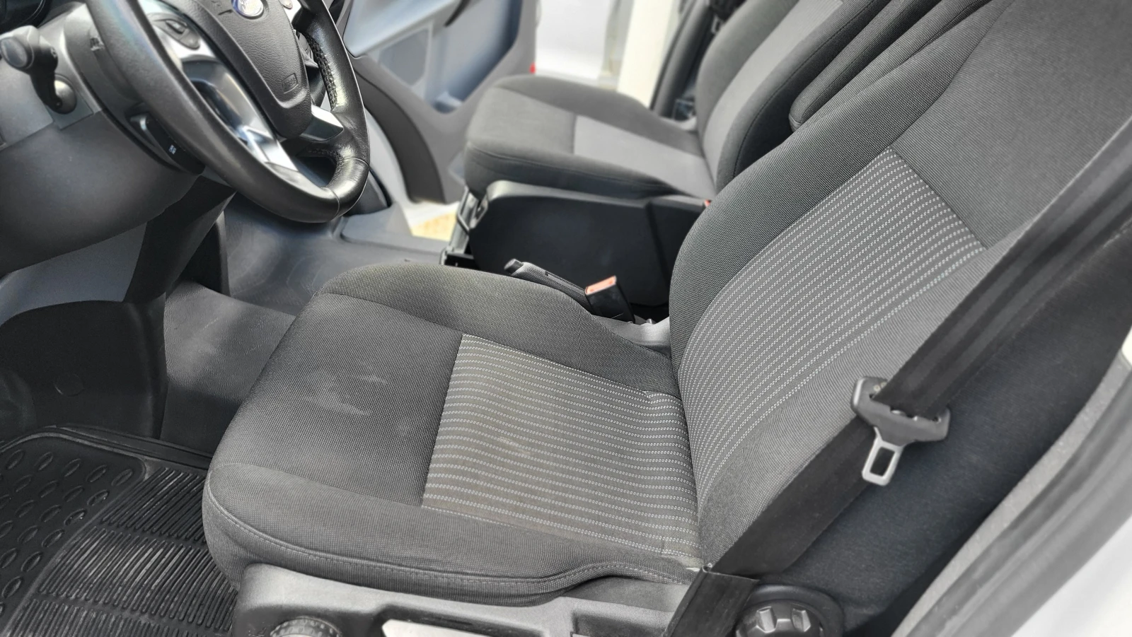 Ford Transit Custom 2.0 TDI, снимка 15 - Бусове и автобуси - 54736283