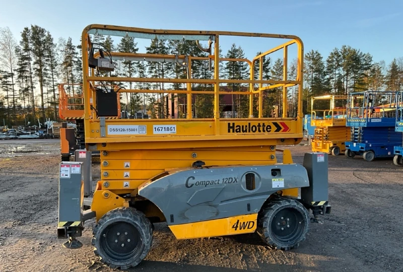 Платформи Haulotte Compact 12, снимка 4 - Индустриална техника - 53289379