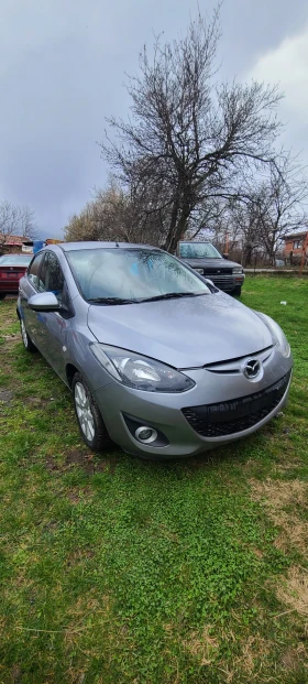  Mazda 2