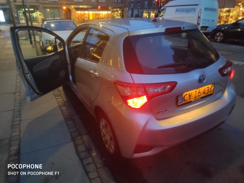 Toyota Yaris Ван, снимка 5 - Автомобили и джипове - 47420096