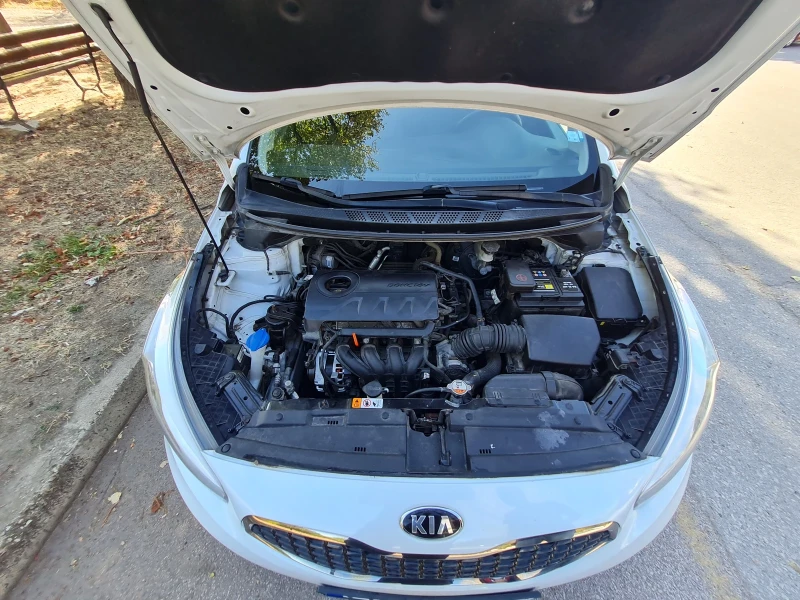 Kia Ceed 1.4 , снимка 13 - Автомобили и джипове - 47484911