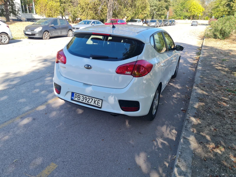 Kia Ceed 1.4 , снимка 6 - Автомобили и джипове - 47484911