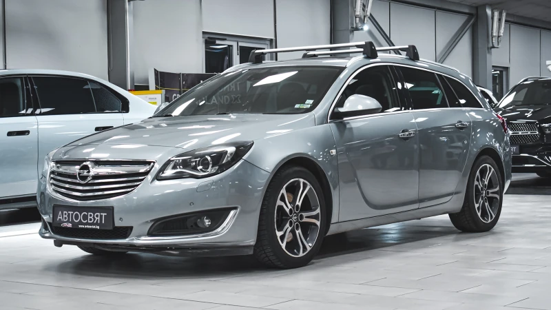 Opel Insignia Sports Tourer 2.0 CDTI Cosmo ecoFLEX, снимка 4 - Автомобили и джипове - 48390040