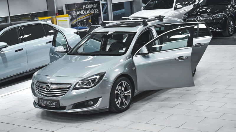 Opel Insignia Sports Tourer 2.0 CDTI Cosmo ecoFLEX, снимка 1 - Автомобили и джипове - 48390040