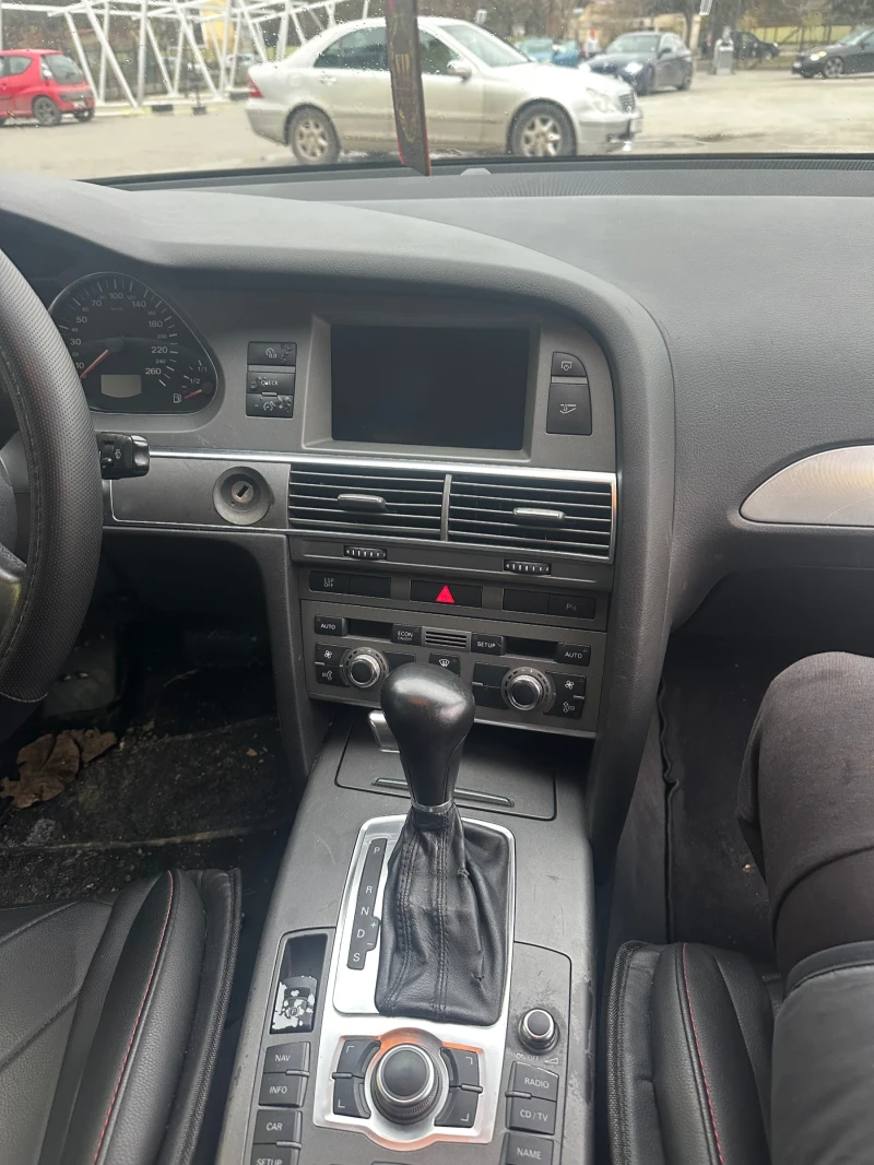Audi A6 2.4 бензин, снимка 9 - Автомобили и джипове - 52711940