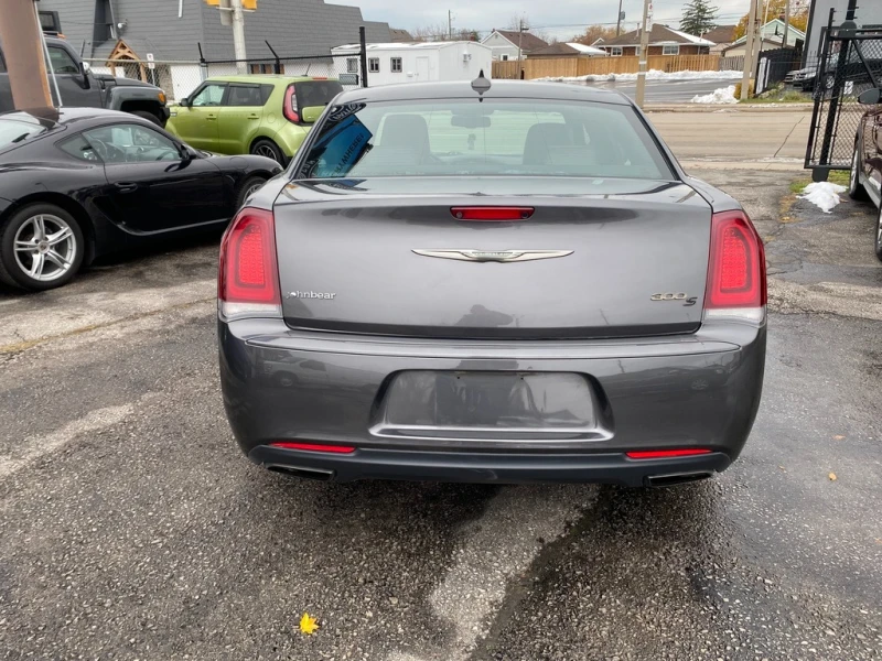 Chrysler 300c ЗАДНО * * CARFAX * * АВТО КРЕДИТ * * , снимка 3 - Автомобили и джипове - 53059080