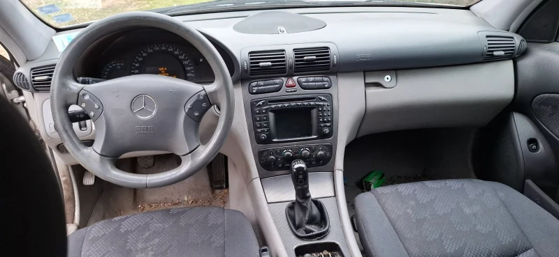 Mercedes-Benz C 200, снимка 4 - Автомобили и джипове - 53222437