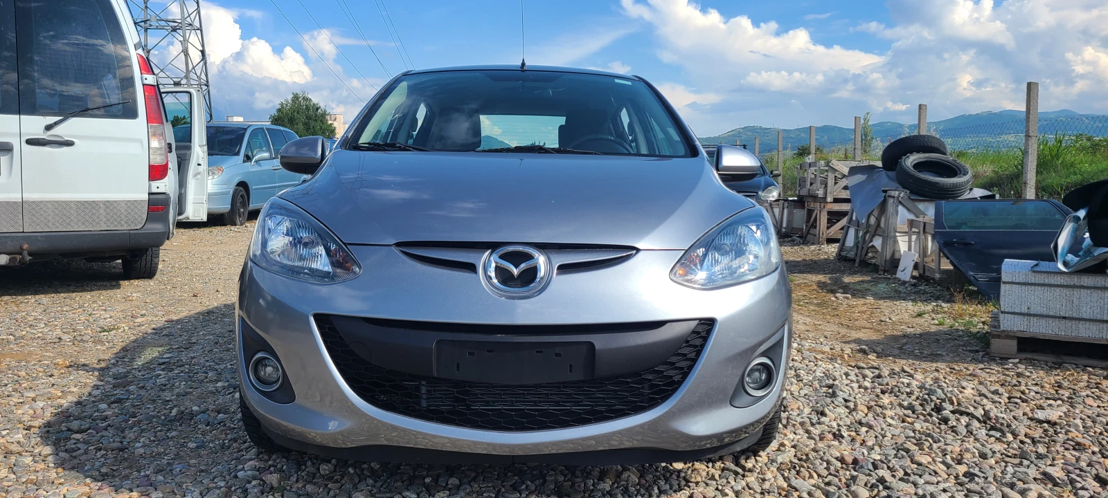 Mazda 2 1, 5i atomatic, снимка 3 - Автомобили и джипове - 52572280