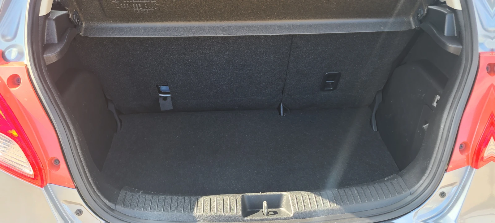 Mazda 2 1, 5i atomatic, снимка 15 - Автомобили и джипове - 52572280