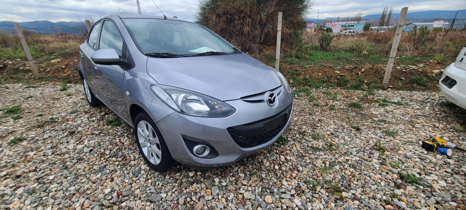 Mazda 2 1, 5i atomatic, снимка 2 - Автомобили и джипове - 52572280