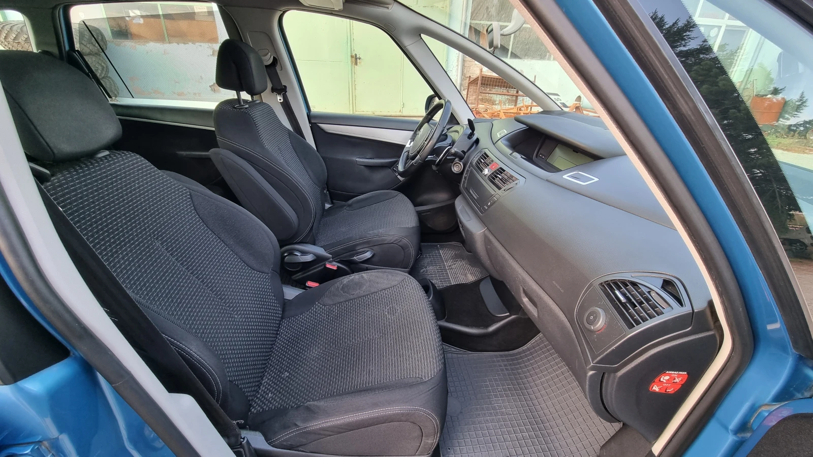 Citroen C4 Picasso 1.6 HDI - изображение 9