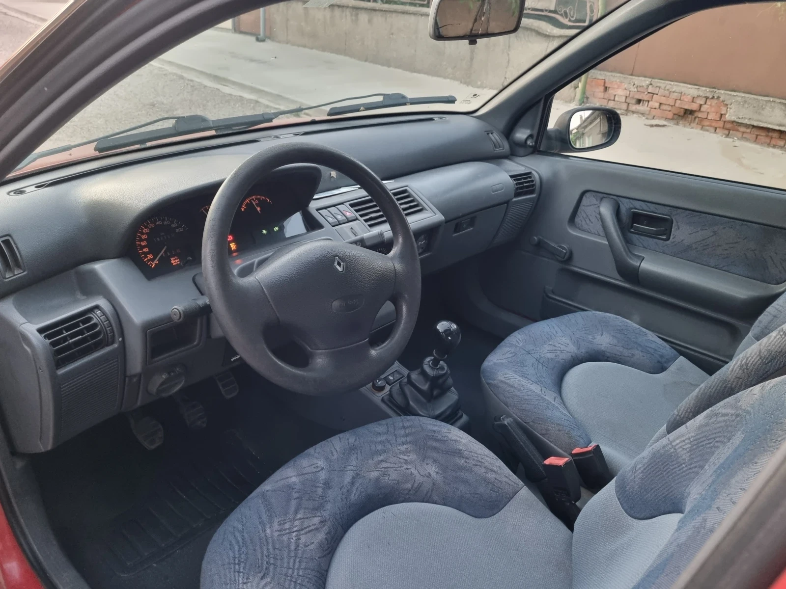 Renault Clio  - изображение 10