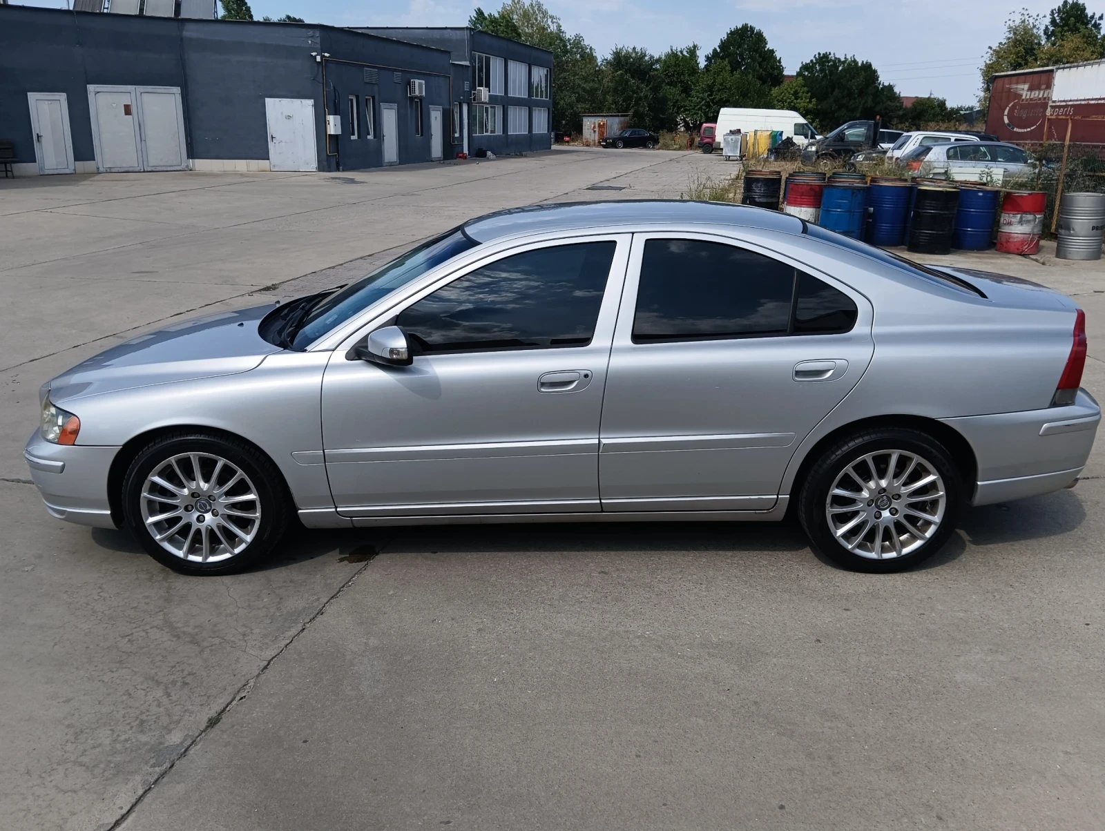 Volvo S60 D5 - изображение 3