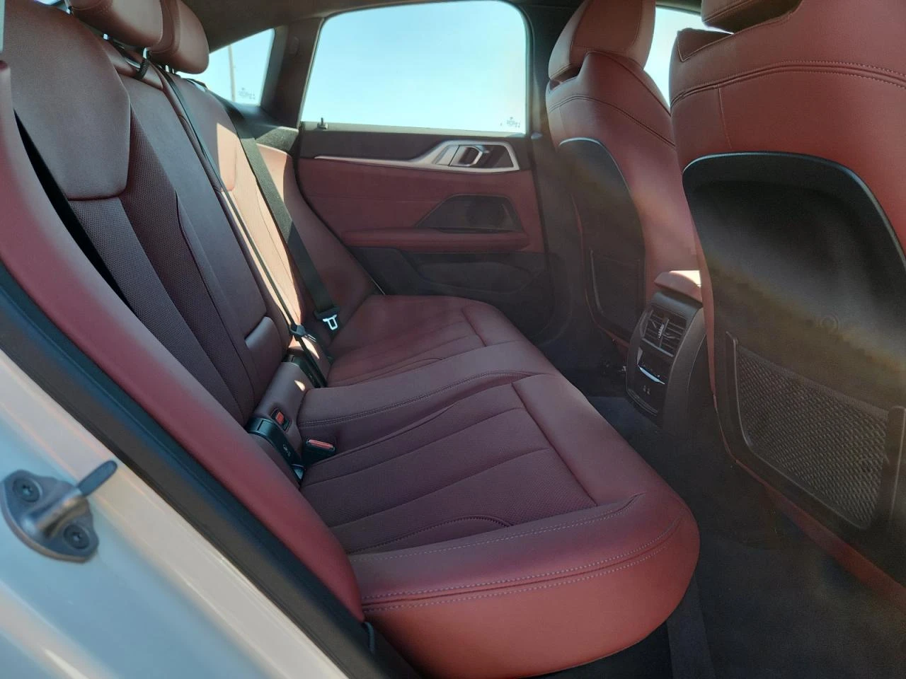 BMW i4 EDRIVE35* 360* DISTRONIC* DIGITAL* ЧЕРВЕНА КОЖА*   - изображение 10