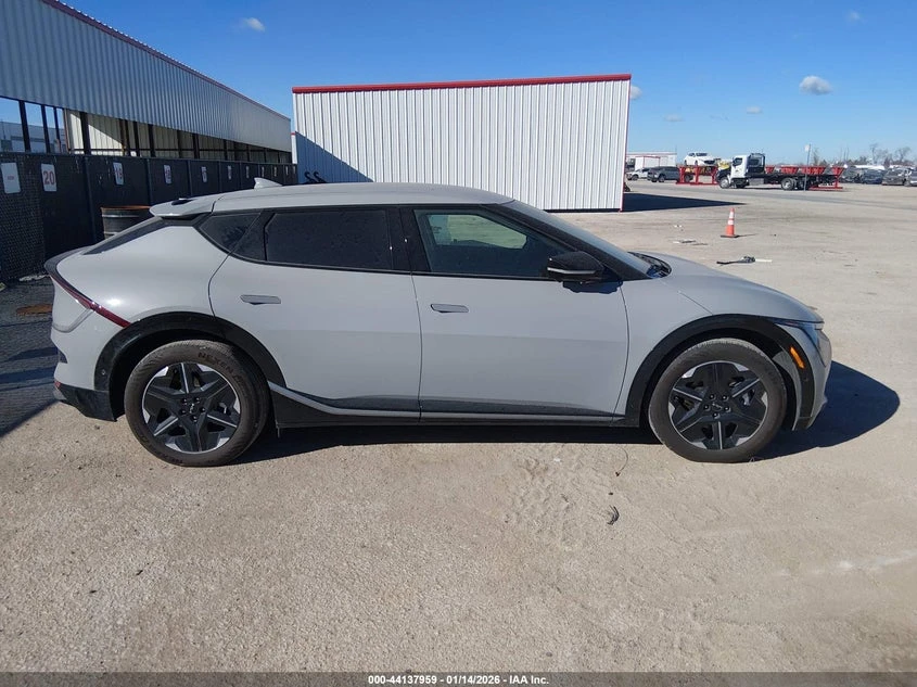 Kia EV6 Wind, снимка 13 - Автомобили и джипове - 53806253