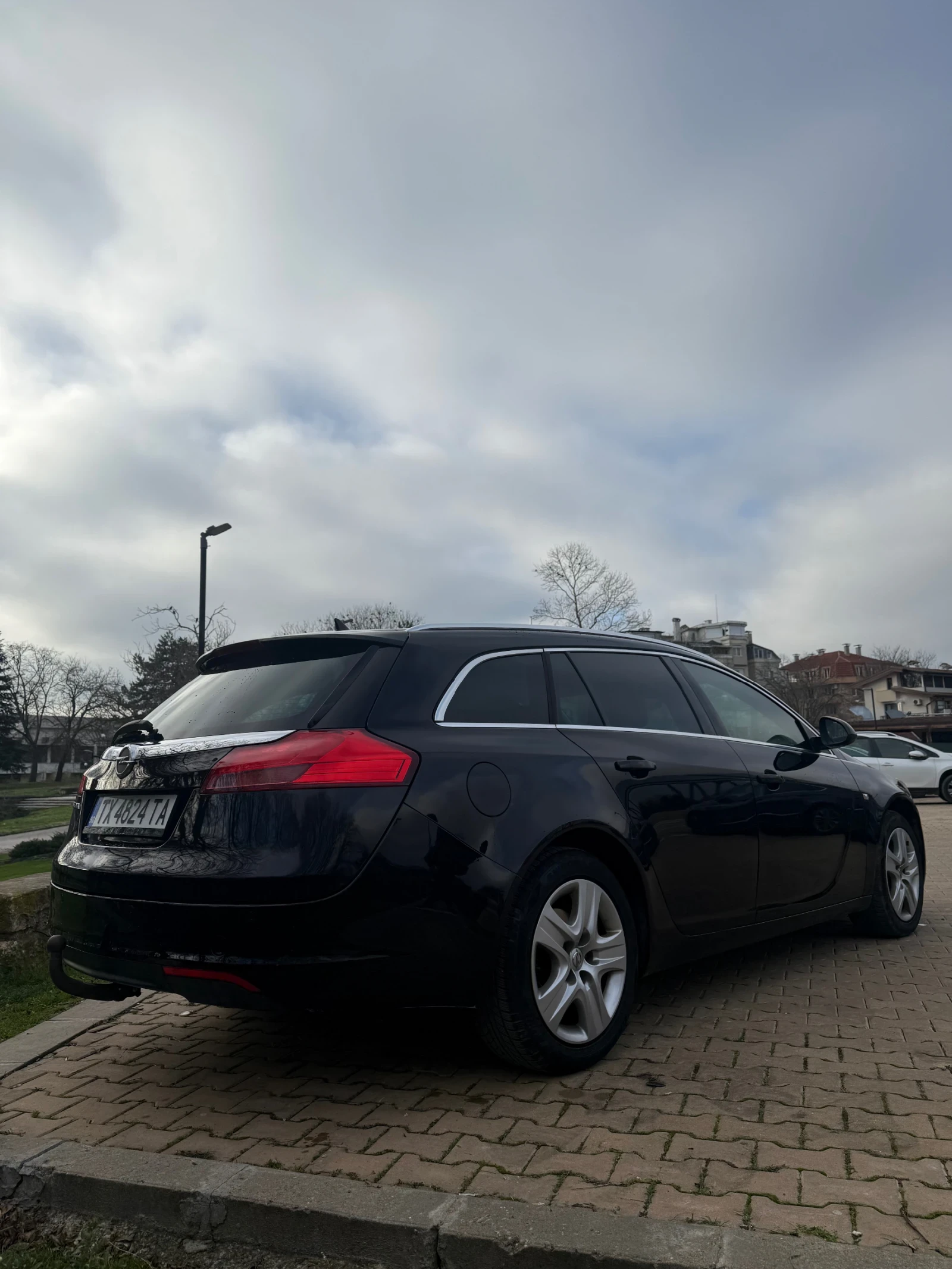 Opel Insignia 1.8, снимка 4 - Автомобили и джипове - 53967153
