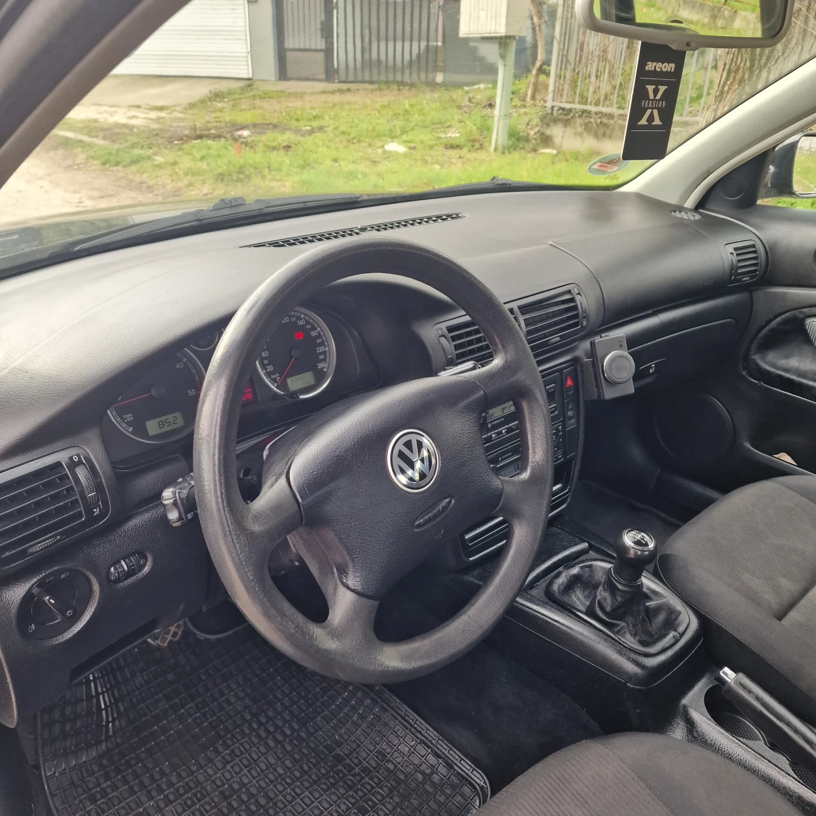 VW Passat 1.9 101, снимка 10 - Автомобили и джипове - 54053256