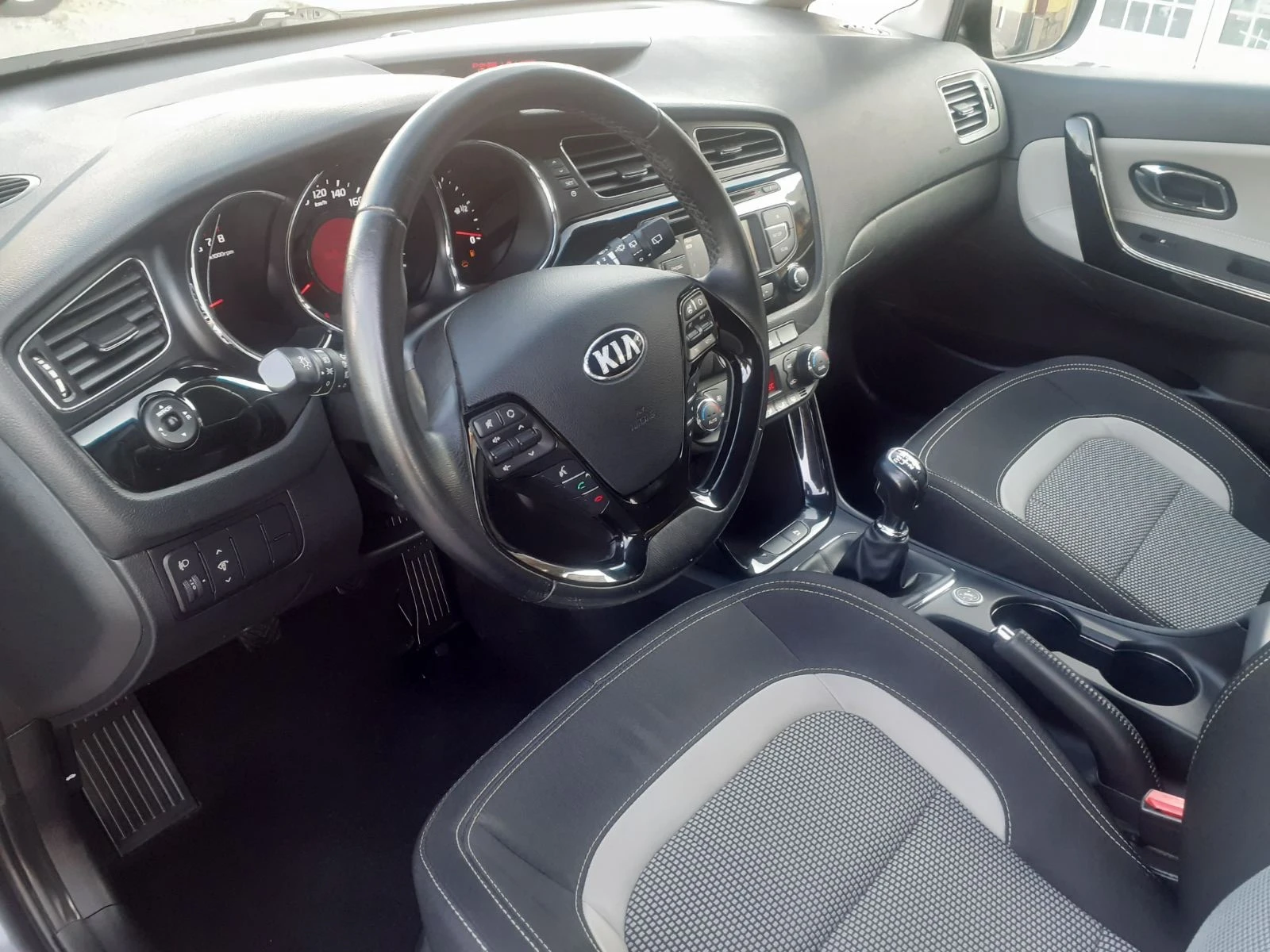 Kia Ceed 1, 4 FACE PREMIUM LED  LPG .DVD TV  KAMERA 6KC., снимка 14 - Автомобили и джипове - 54122592