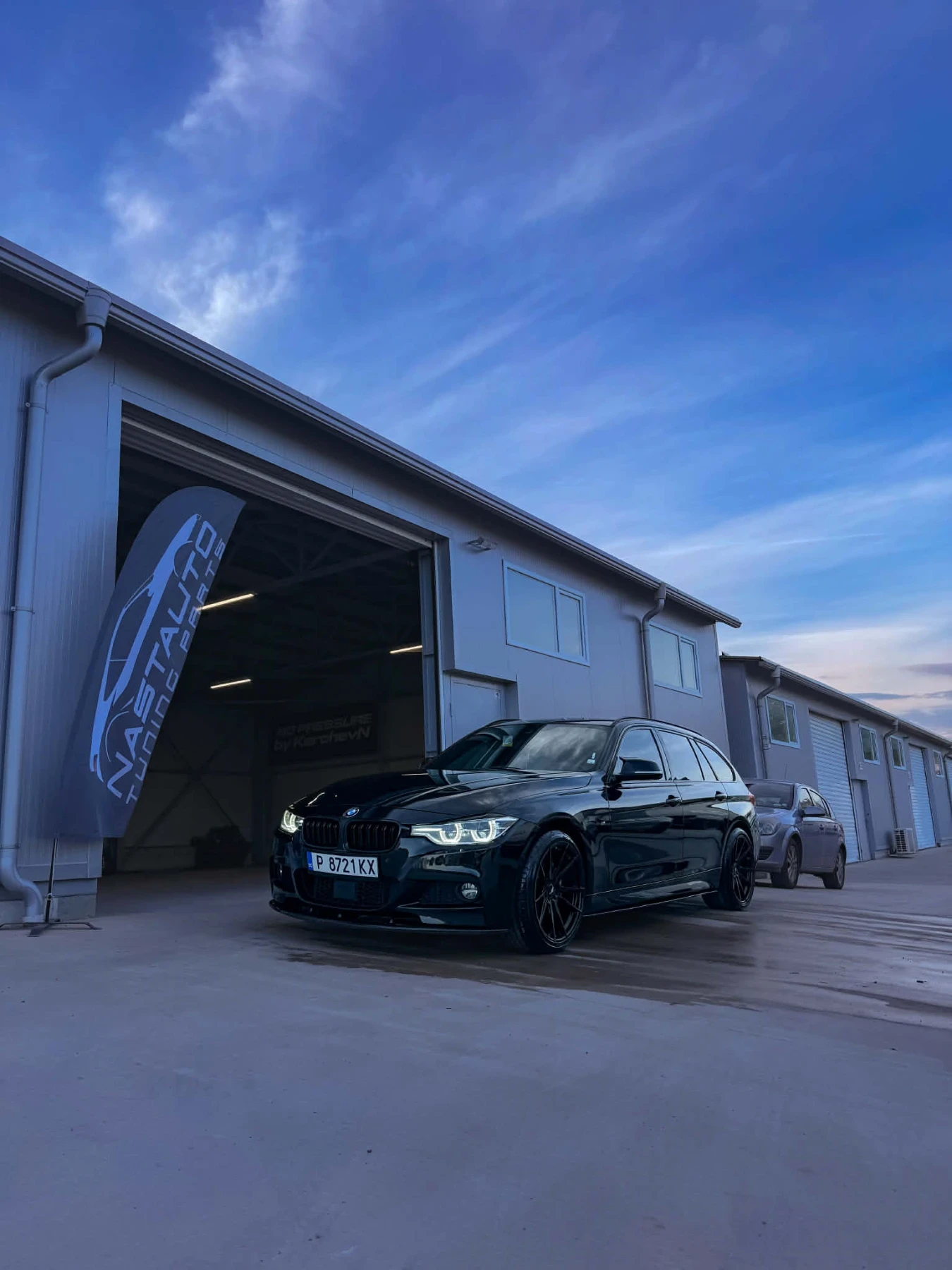 BMW 335 Xdrive Individiual, снимка 2 - Автомобили и джипове - 54632439
