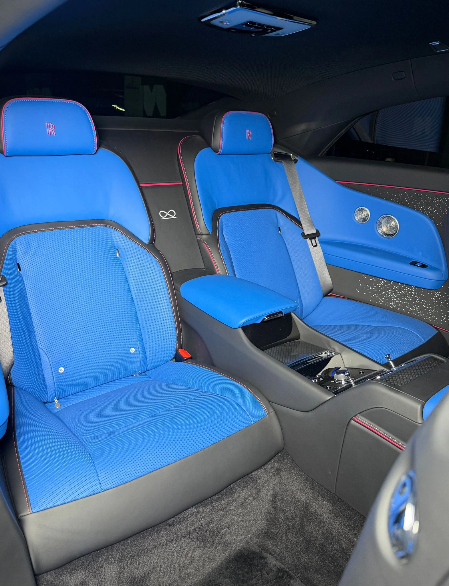 Rolls-Royce Spectre Black Badge, снимка 13 - Автомобили и джипове - 54968565