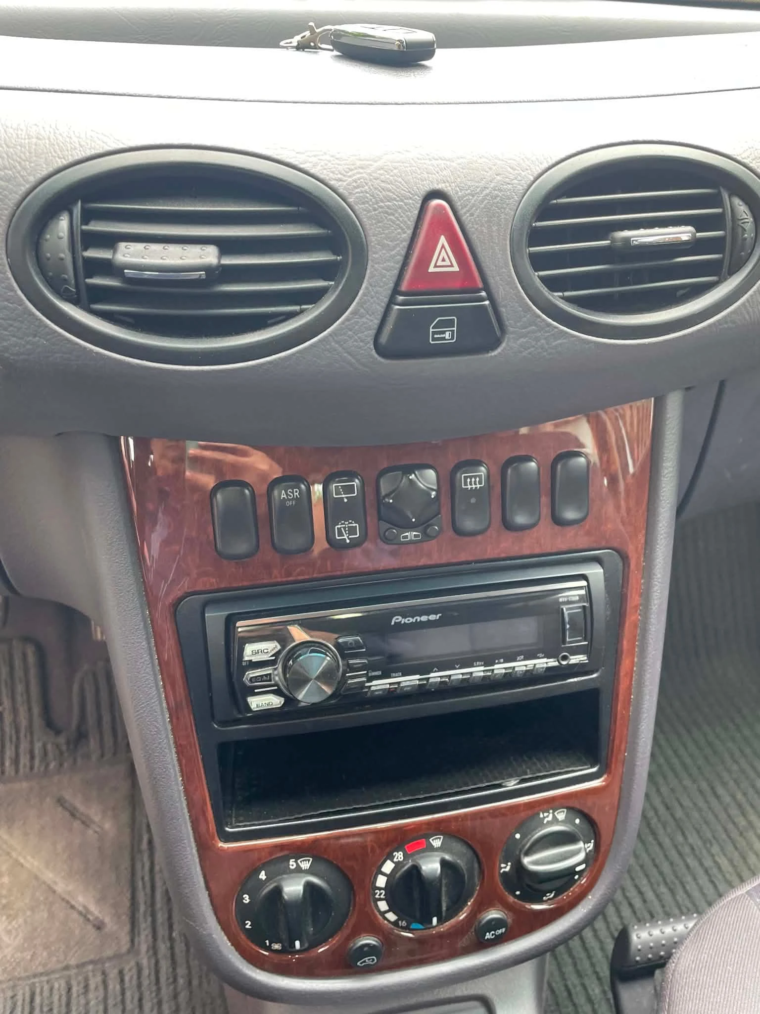 Mercedes-Benz A 140, снимка 10 - Автомобили и джипове - 55166437