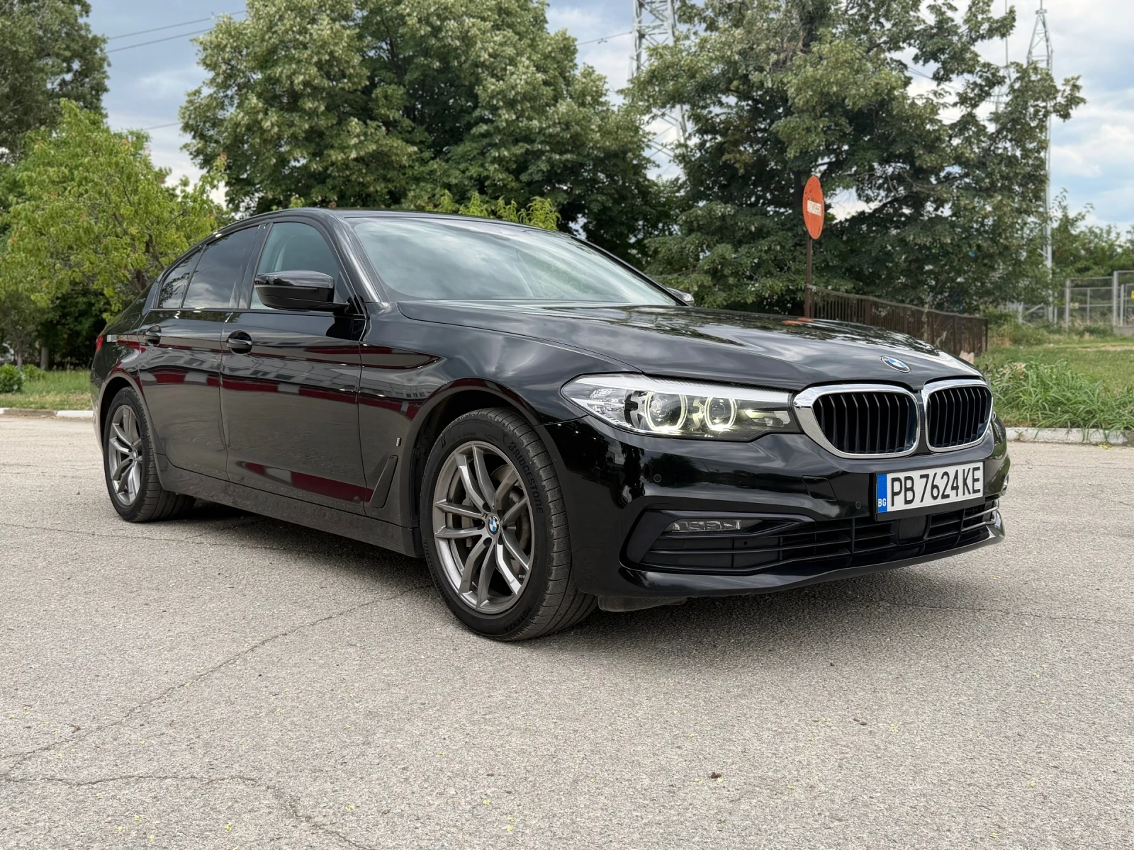 BMW 530E Серв.история хибрид топ, снимка 2 - Автомобили и джипове - 55510357