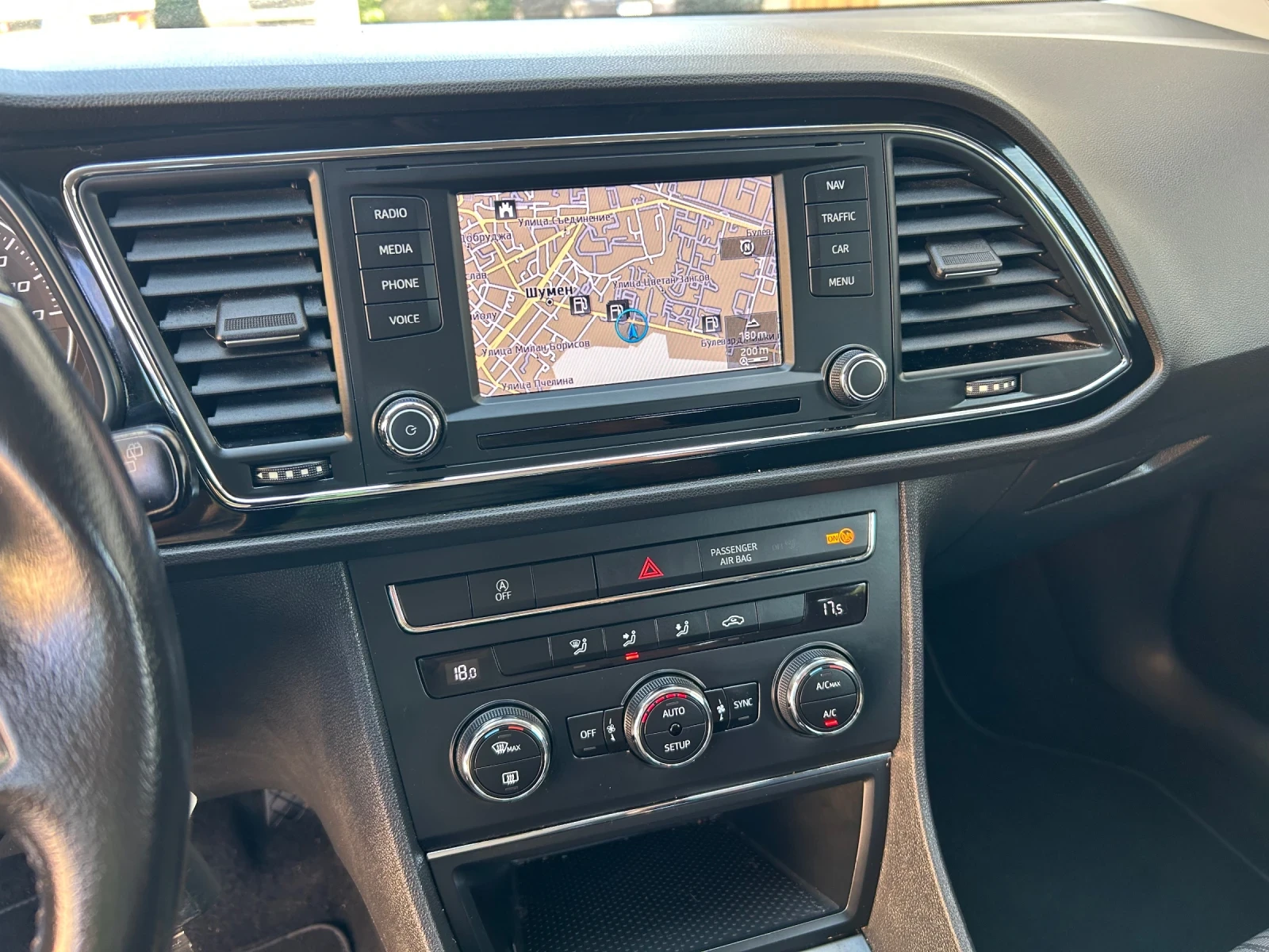 Seat Leon 1.6TDI * НАВИ* ЕВРО 5* , снимка 13 - Автомобили и джипове - 55644919